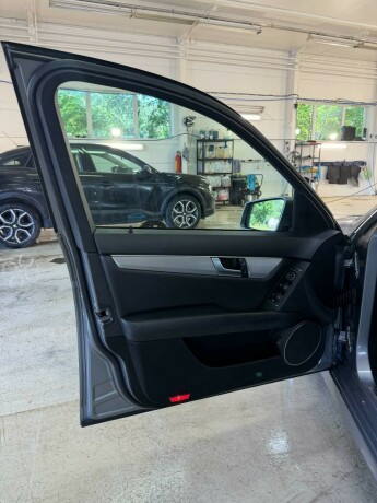 mercedes-benz-c-klasse-diesel-2012-big-10