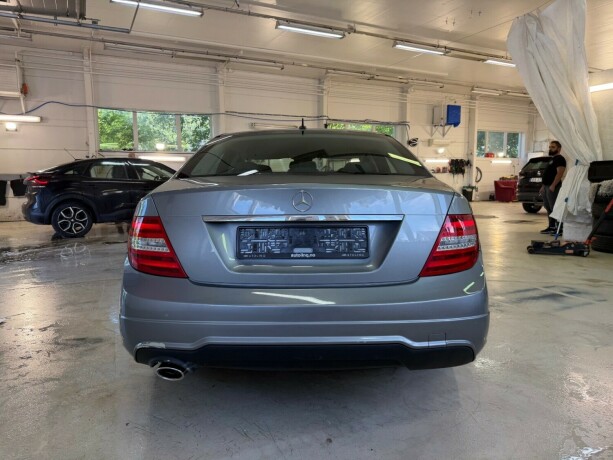 mercedes-benz-c-klasse-diesel-2012-big-4