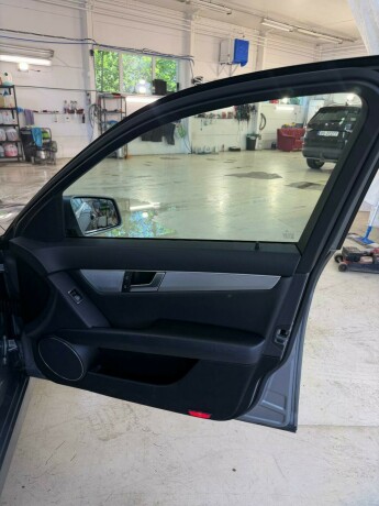 mercedes-benz-c-klasse-diesel-2012-big-16