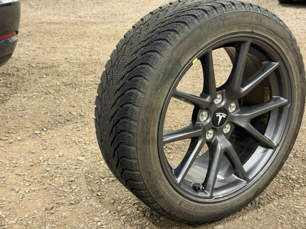 tesla-model-3-elektrisitet-2022-big-27