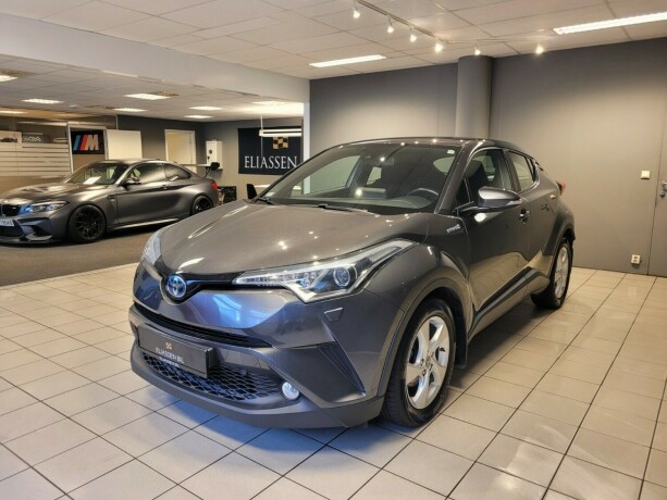 toyota-c-hr-elektrisitetbensin-2018-big-8