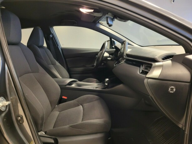 toyota-c-hr-elektrisitetbensin-2018-big-11