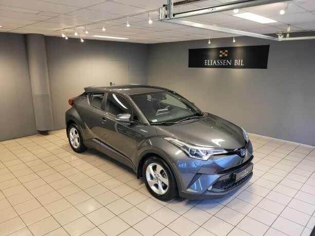 toyota-c-hr-elektrisitetbensin-2018-big-1