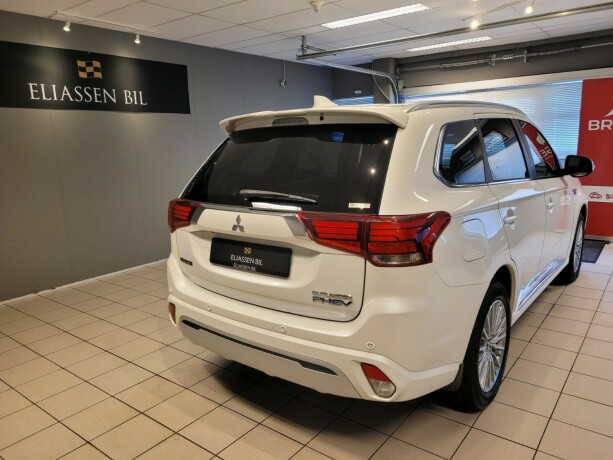 mitsubishi-outlander-plug-in-petrol-2019-big-5