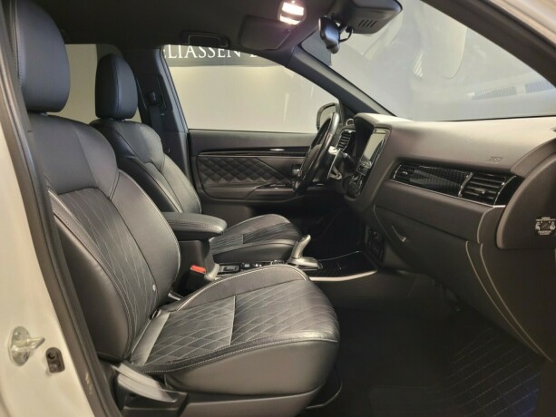 mitsubishi-outlander-plug-in-petrol-2019-big-10