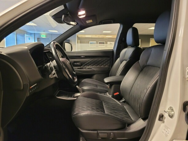 mitsubishi-outlander-plug-in-petrol-2019-big-19