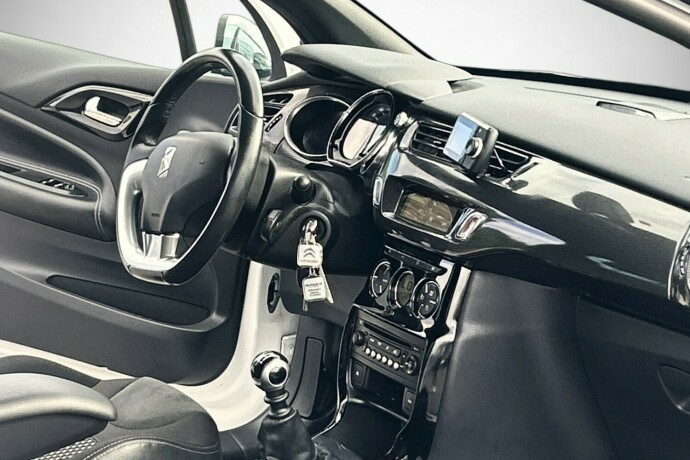 citroen-ds3-diesel-2011-big-8
