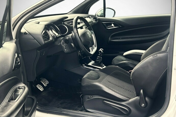 citroen-ds3-diesel-2011-big-11