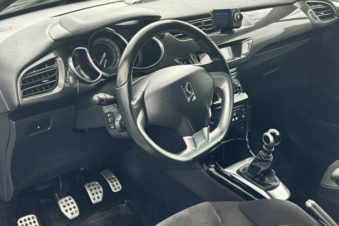 citroen-ds3-diesel-2011-big-10