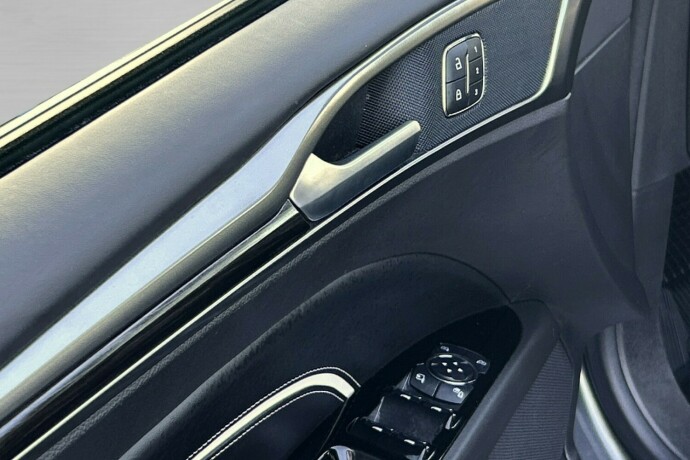 ford-mondeo-elektrisitetbensin-2019-big-13