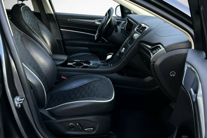 ford-mondeo-elektrisitetbensin-2019-big-10