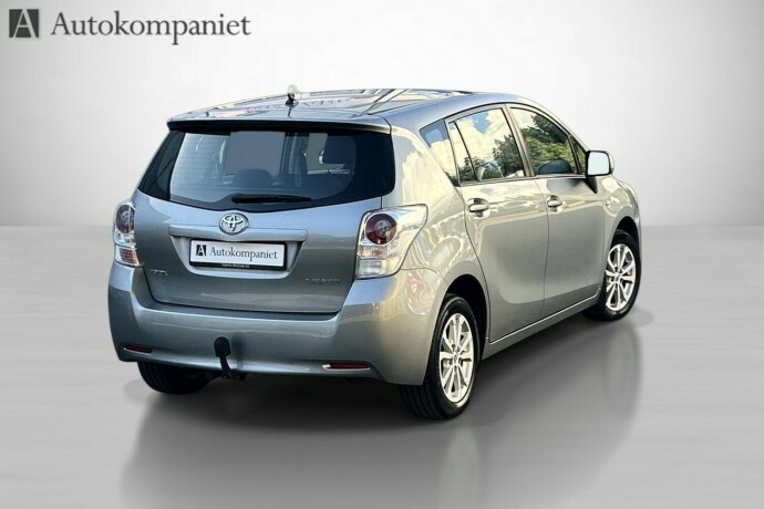 toyota-verso-bensin-2011-big-4