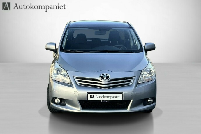 toyota-verso-bensin-2011-big-6