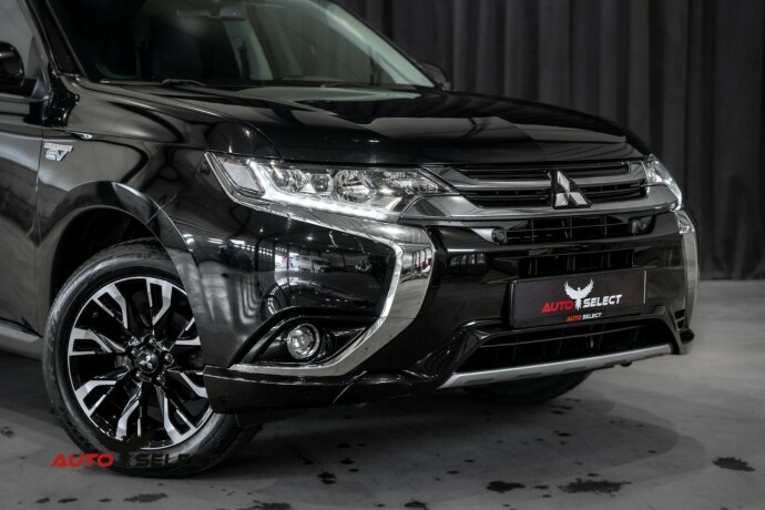 mitsubishi-outlander-elektrisitetbensin-2017-big-1