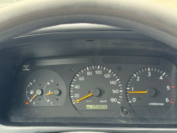 toyota-hiace-diesel-2007-big-15