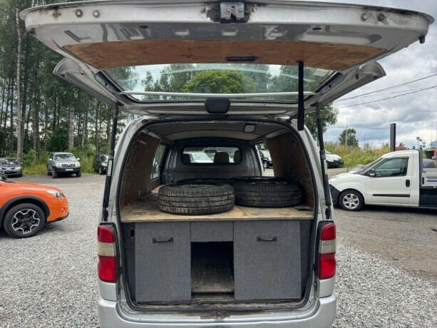 toyota-hiace-diesel-2007-big-13