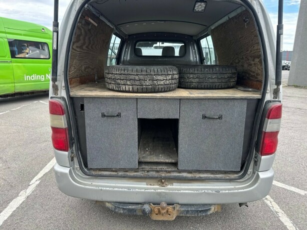 toyota-hiace-diesel-2007-big-2