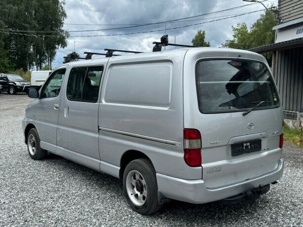 toyota-hiace-diesel-2007-big-4