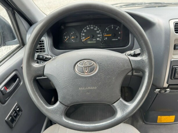 toyota-hiace-diesel-2007-big-16