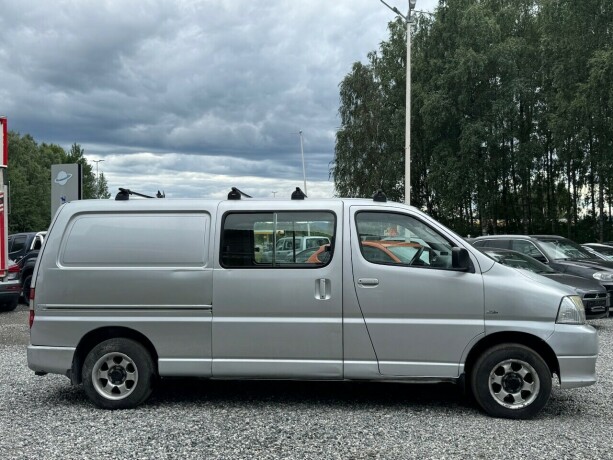 toyota-hiace-diesel-2007-big-7
