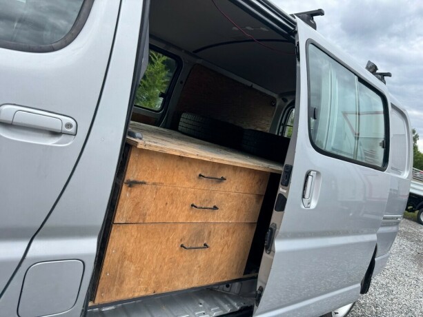 toyota-hiace-diesel-2007-big-14