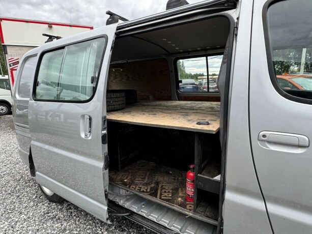 toyota-hiace-diesel-2007-big-8