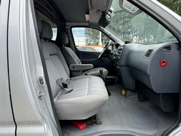toyota-hiace-diesel-2007-big-9