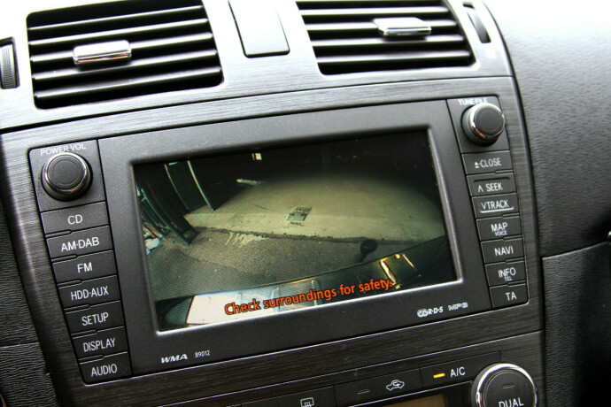 toyota-avensis-bensin-2009-big-10