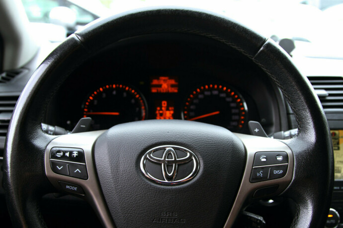toyota-avensis-bensin-2009-big-13