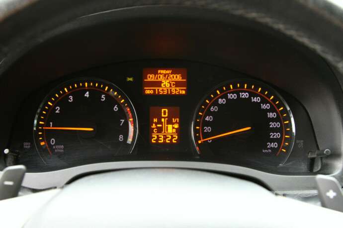 toyota-avensis-bensin-2009-big-16