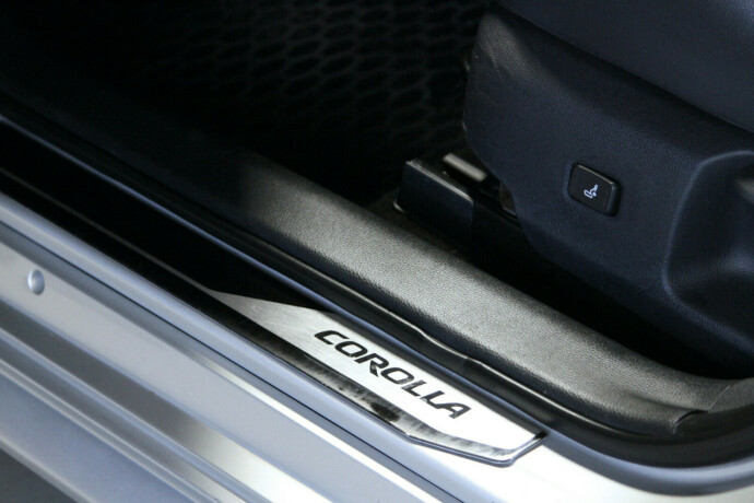 toyota-corolla-elektrisitetbensin-2020-big-21