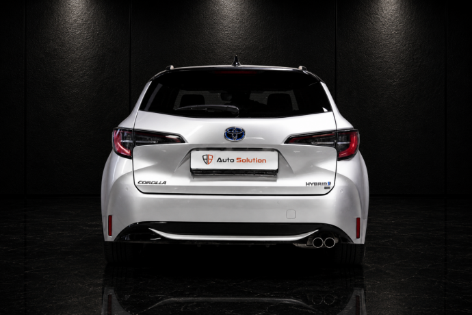 toyota-corolla-elektrisitetbensin-2020-big-3