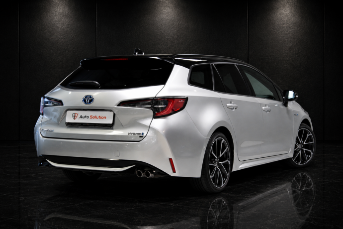 toyota-corolla-elektrisitetbensin-2020-big-1