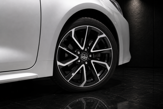 toyota-corolla-elektrisitetbensin-2020-big-25