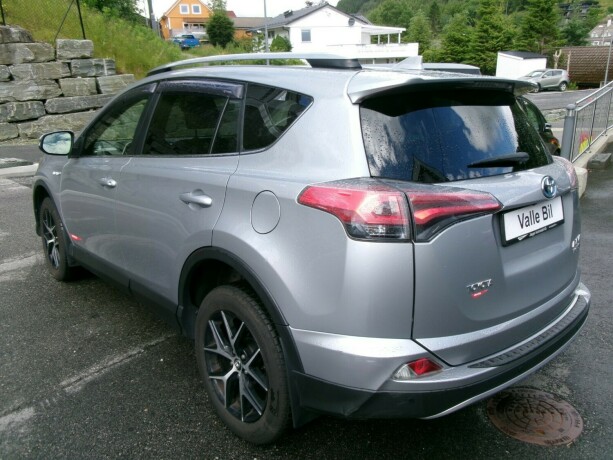 toyota-rav4-elektrisitetbensin-2017-big-2