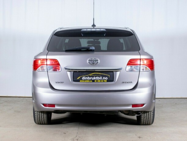 toyota-avensis-bensin-2014-big-7