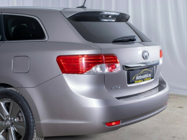 toyota-avensis-bensin-2014-big-8
