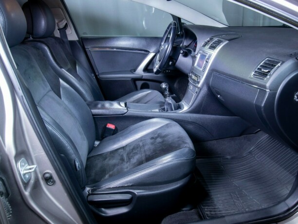toyota-avensis-bensin-2014-big-42