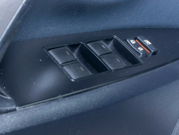 toyota-avensis-bensin-2014-big-20