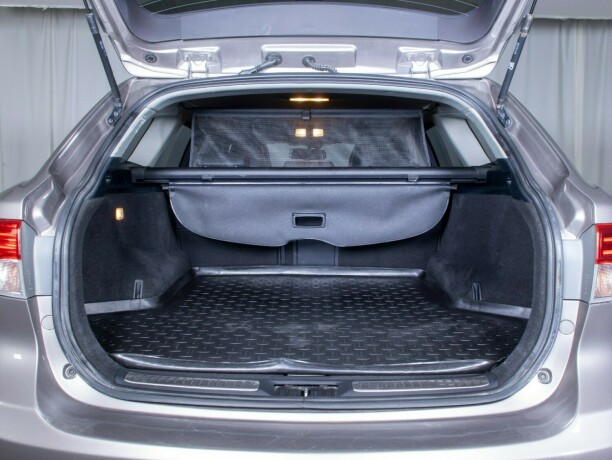 toyota-avensis-bensin-2014-big-10