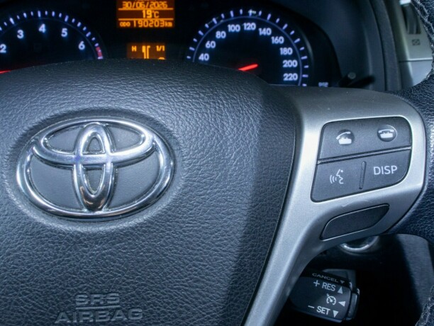 toyota-avensis-bensin-2014-big-25