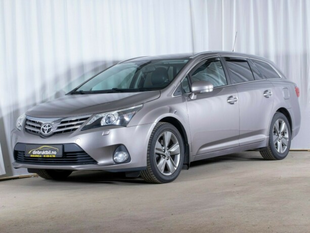 toyota-avensis-bensin-2014-big-0