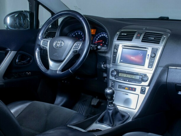 toyota-avensis-bensin-2014-big-17