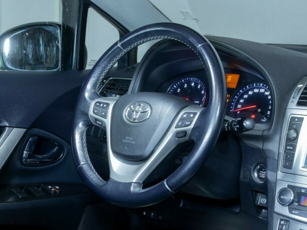 toyota-avensis-bensin-2014-big-15