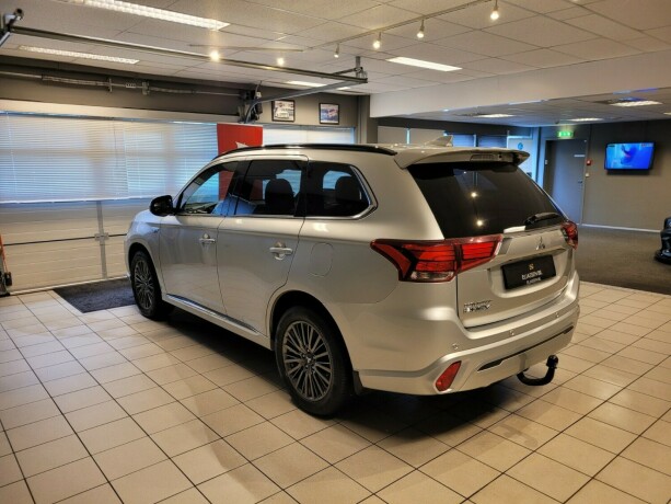 mitsubishi-outlander-elektrisitetbensin-2020-big-7