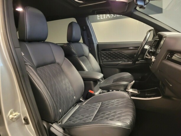 mitsubishi-outlander-elektrisitetbensin-2020-big-12