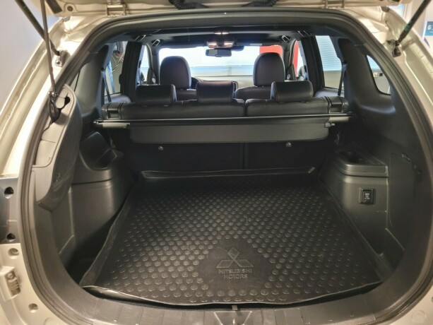 mitsubishi-outlander-elektrisitetbensin-2020-big-20