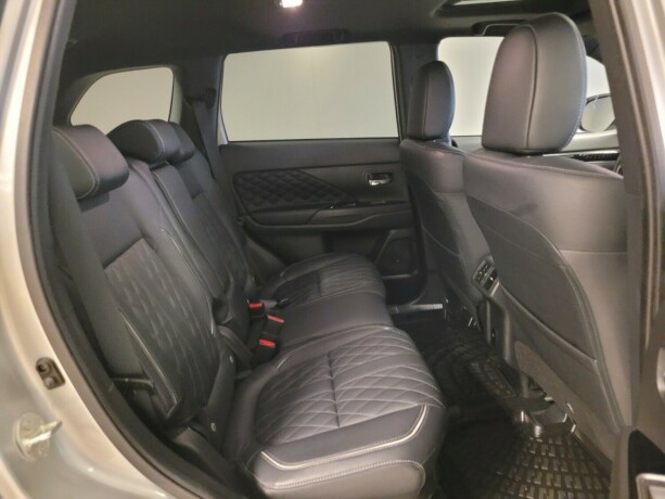 mitsubishi-outlander-elektrisitetbensin-2020-big-18