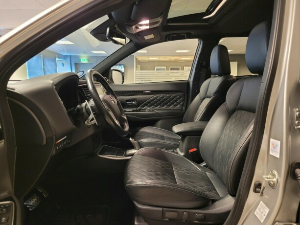 mitsubishi-outlander-elektrisitetbensin-2020-big-22