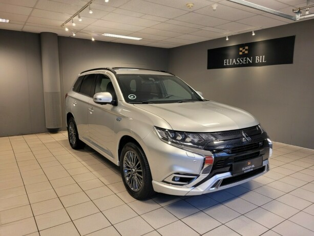 mitsubishi-outlander-elektrisitetbensin-2020-big-10